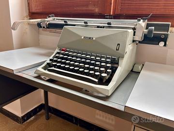 Scrivania d’epoca  + Olivetti Diaspron 82