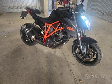 KTM 1290 SUPERDUKE R 