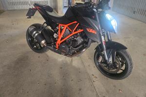 KTM 1290 SUPERDUKE R 