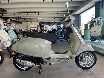 Vespa 125 Primavera MY 2026 - BEIGE - VERDE -...