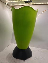 Vaso alto verde / portaombrelli con base nera