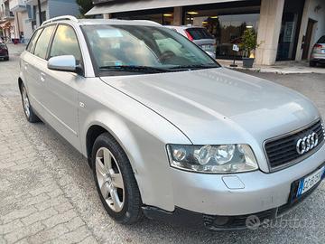 AUDI A4 AVANT anno 2002 uni proprietario 