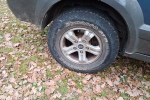 Cerchi in lega 7x16  5x139.7 kia gomme hankook at