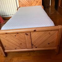 Letto singolo il legno massello