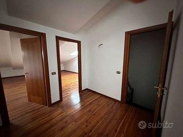 NOALE CENTRO STORICO APPARTAMENTO IN MANSARDA