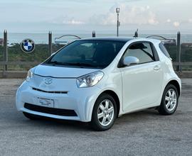 Toyota iQ 1.0 Lounge CVT 2012 Automatica
