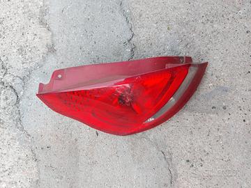 Fanali e copri cerchi Ford Fiesta