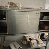 due banchi cucina in acciaio 