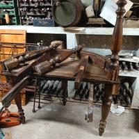 tavolo rotondo in legno noce antico da restaurare