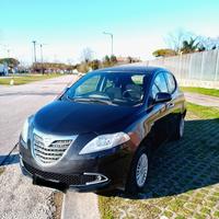 Lancia Ypsilon 2013 0.9 twin air Silver ecochic