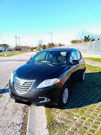 Lancia Ypsilon 2013 0.9 twin air Silver ecochic