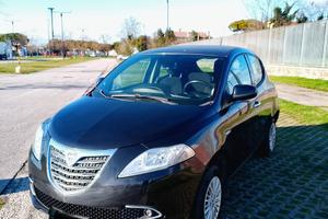 Lancia Ypsilon 2013 0.9 twin air Silver ecochic
