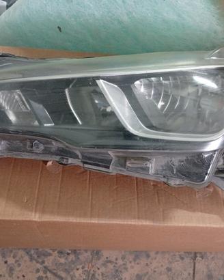 faro anteriore sx Nissan Micra 