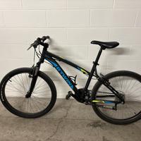 B-TWIN ROCKRIDER 340 - Mountain Bike