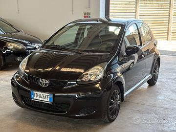 Toyota Aygo 1.0 12V VVT-i 5 porte Sol Red Edition