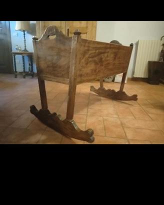 culla antica in legno 
