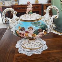 Bel centrotavola Capodimonte 
