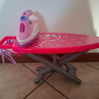 Asse e ferro da stiro giocattolo