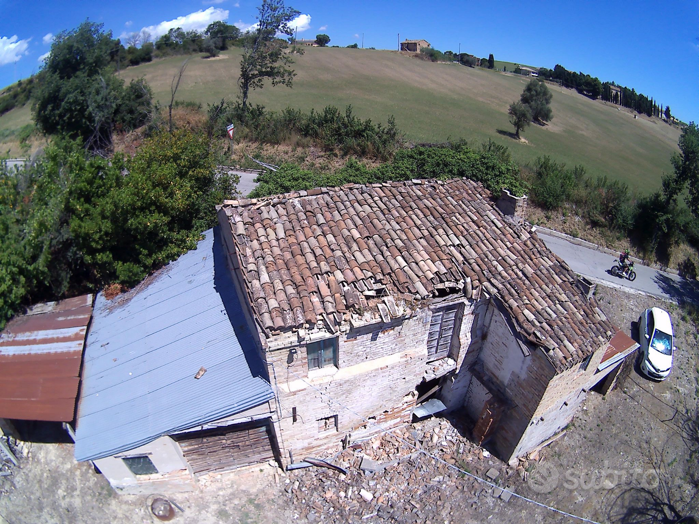 Terreno+Casa da ristrutturare - Vista 2