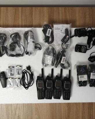 4 X TETRA RADIO Motorola MTH800 (Set completo!!!) 