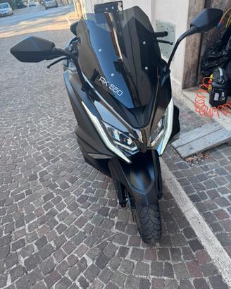Kymco Ak550