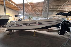 Romar 570 open yamaha 40/60 4 tempi