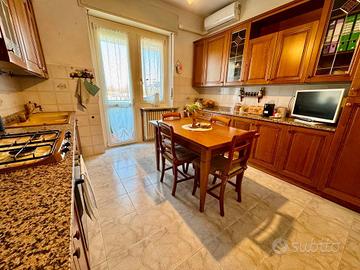 Appartamento di 122 m² con 3 locali e box auto a V