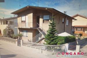 Villa di 120 m² con più di 5 locali e box auto a C