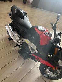 Moto Aprilia con rotelle