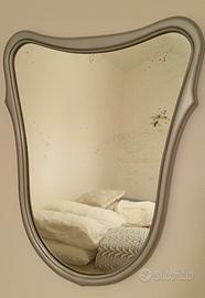 Specchio vintage da parete, sagomato