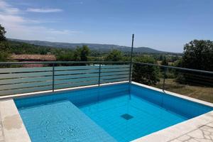 Villa indipendente con piscina e 15 posti letto