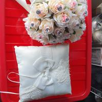 Bouquet Sposa e porta fedi. 