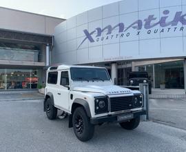LAND ROVER Defender 90 2.4 TD4 Station Wagon 4 P