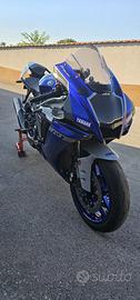 Yamaha r1 2021