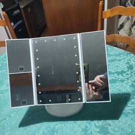 specchio per il trucco