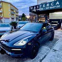 PORSCHE CAYENNE COUPE 3.0 462cv E-HYBRID FULL (PER