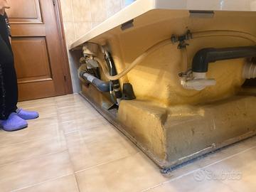 Vasca idromassaggio jacuzzi