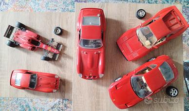 4  modelli Ferrari "Burago" + 1  Ferrari "Maisto"