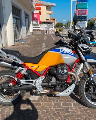 Moto Guzzi V85 TT - 2026