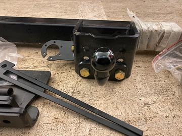 Gancio di traino per Nissan Patrol GR y60 IV 87-97