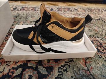 Sneakers bambino taglia 34 