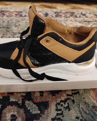 Sneakers bambino taglia 34 