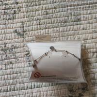 collana con ciondolo di gatto