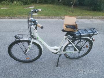 Bicicletta elettrica Atala E-Run a Pordenone. 