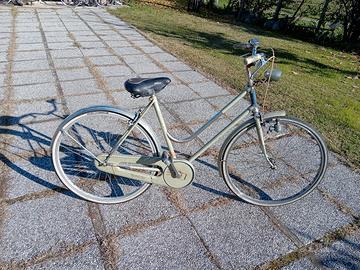 bicicletta da donna Umberto Dei pronta all'uso 