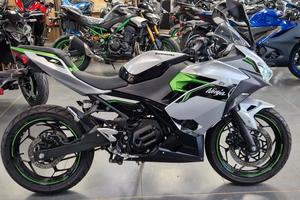 Kawasaki Ninya 125 e1 elettronica 