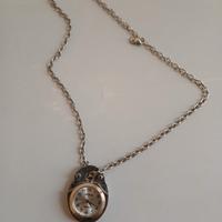 Collana con ciondolo a orologio