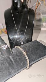 parure di gioielli in acciaio e zirconi 