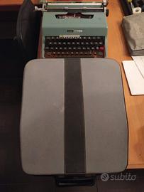 macchina da scrivere Olivetti lettera 32