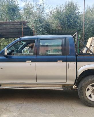 Mitsubishi L200 - diesel - cabina allungata